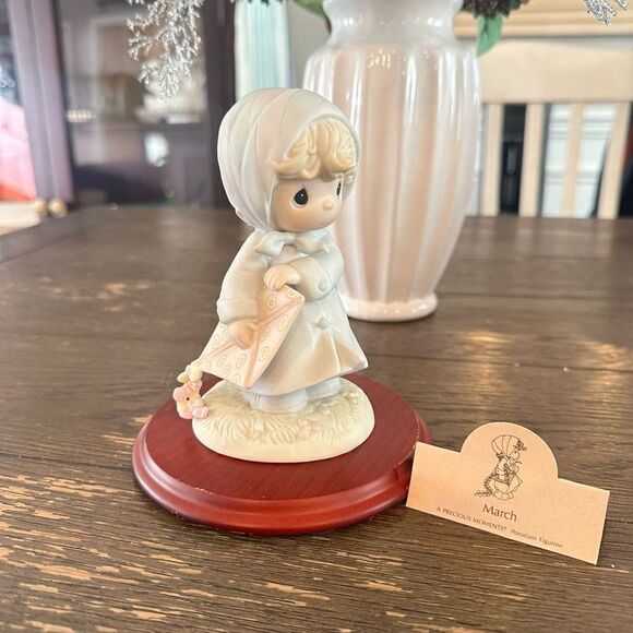Precious‎ Moments Birthday Series March Porcelain Figurine Girl with Kite 1987 - Picture 1 of 9